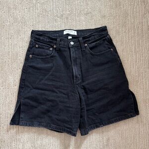 Abercrombie high rise 7” Dad Short. Black denim. Curve love size 27. Worn once